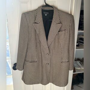 Giorgio Armani Women's Black and Cream Patterned Blazer